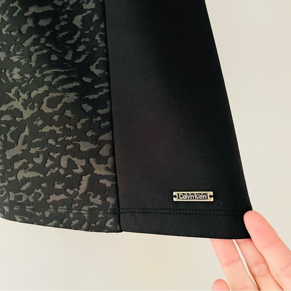 Calvin Klein Short Sleeve Shirt Rear Gold Zipper Black Animal Print Large - Picture 4 of 8